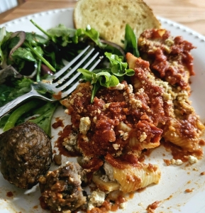 Vegan stuffed shell dinner